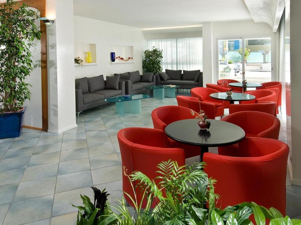 Majestic Hotel 4*